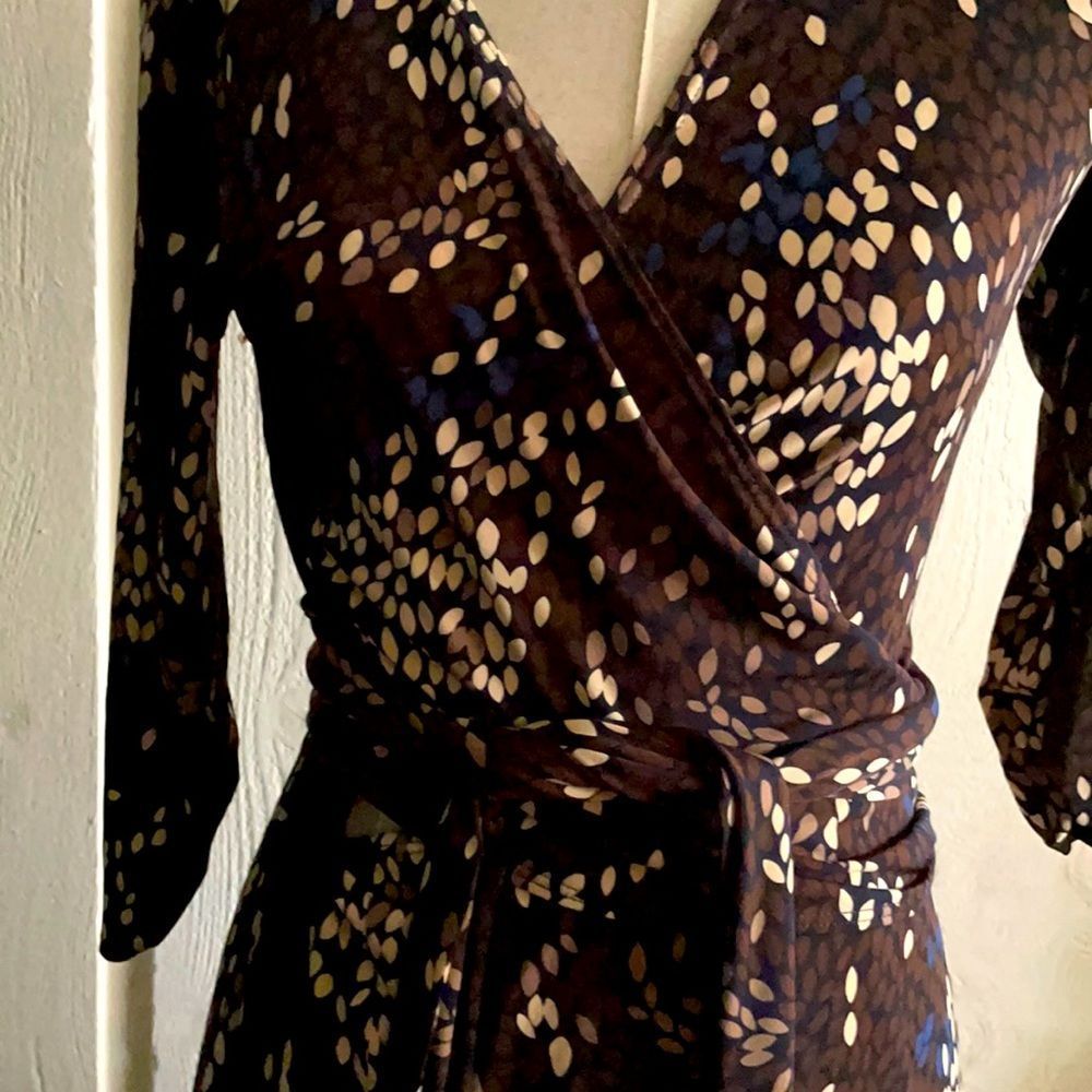 LAUNDRY by Shelli Segal flowy wrap top dress